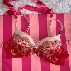 Victoria’s Secret push up bra